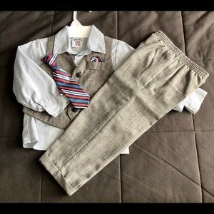 Happy Fella boy’s four piece vest suit gray 3T